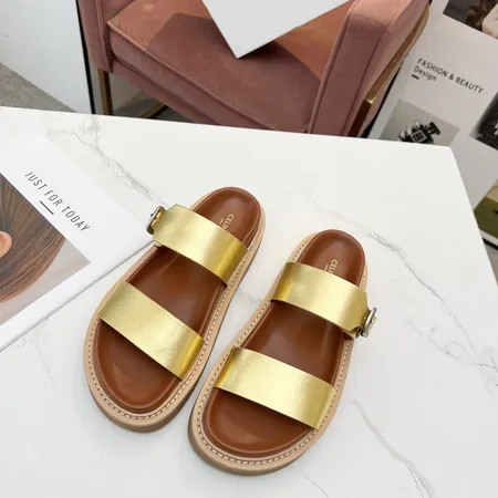 セリーヌ スリッパ