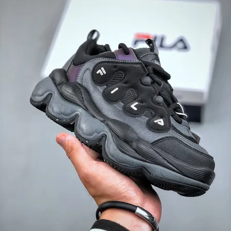 フィラ スニーカー