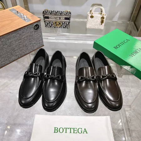 ボッテガ ヴェネタ ビジネスシューズ