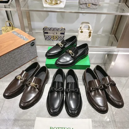 ボッテガ ヴェネタ ビジネスシューズ