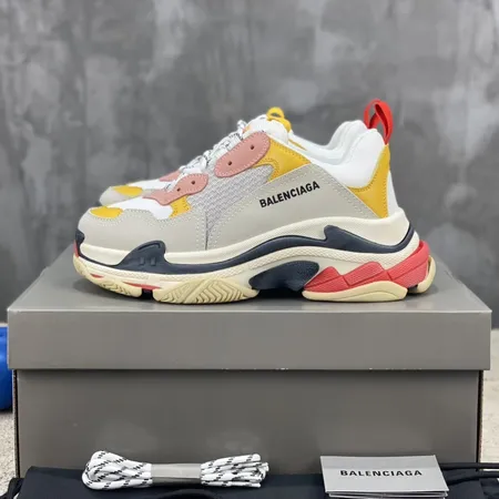 バレンシアガ スニーカー