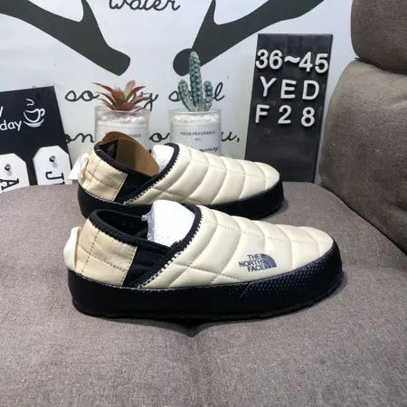 ノースフェイス カジュアルシューズ