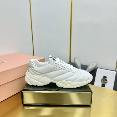 ミュウミュウ スニーカー