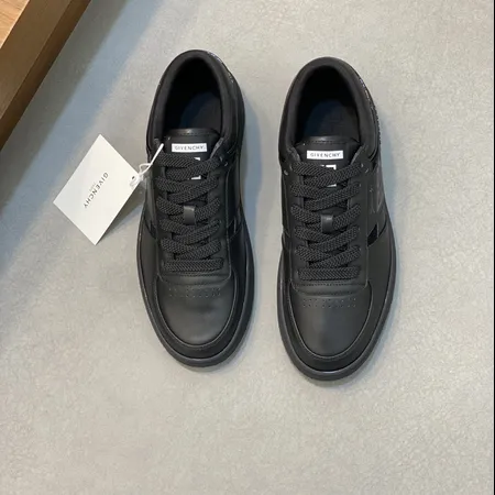 ジバンシィ カジュアルシューズ