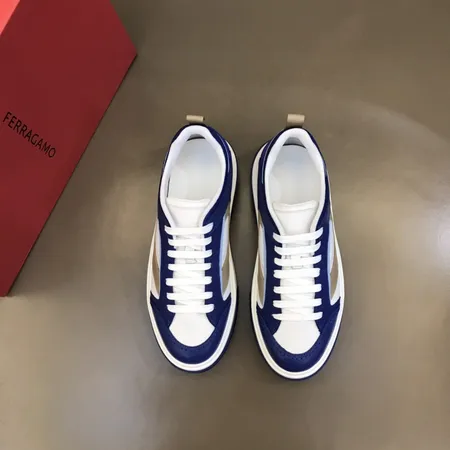 フェラガモ カジュアルシューズ