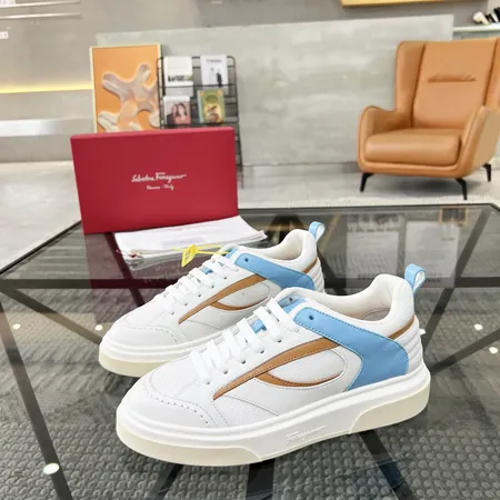 フェラガモ カジュアルシューズ