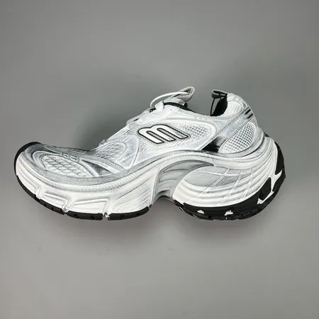 バレンシアガ スニーカー