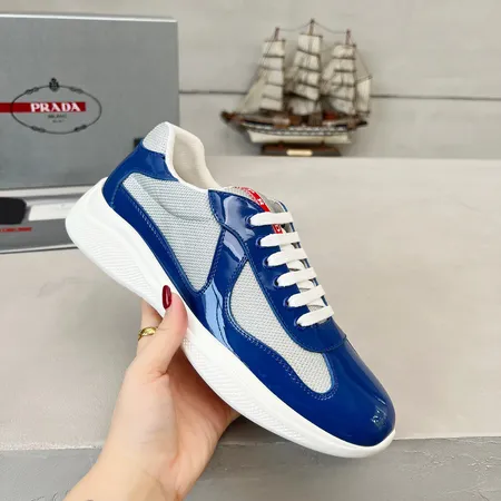 プラダ スニーカー