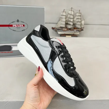 プラダ スニーカー