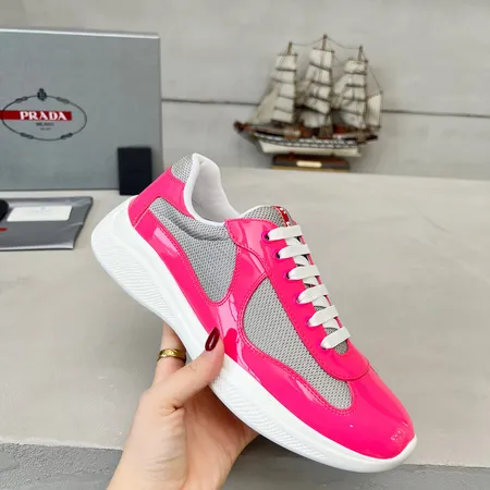 プラダ スニーカー