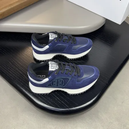 ジバンシィ カジュアルシューズ