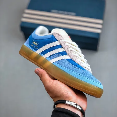 アディダス カジュアルシューズ