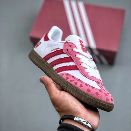 アディダス カジュアルシューズ