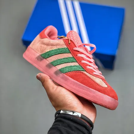 アディダス カジュアルシューズ