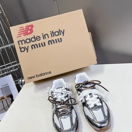 ミュウミュウ カジュアルシューズ