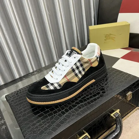 バーバリー ス カジュアルシューズ