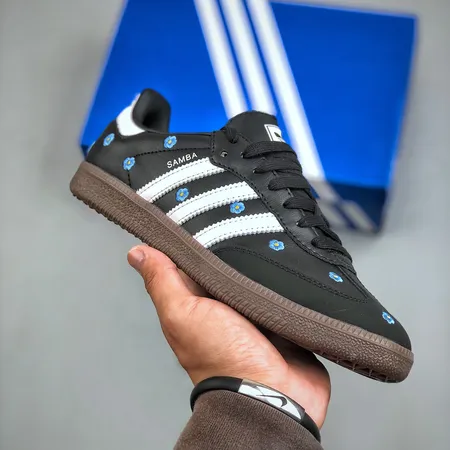 アディダス カジュアルシューズ