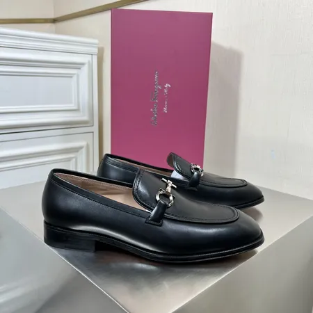 フェラガモ ビジネスシューズ