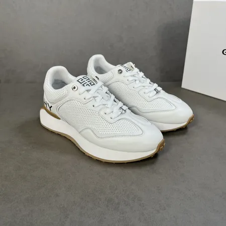 ジバンシィ スニーカー