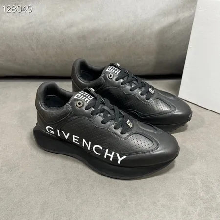 ジバンシィ スニーカー