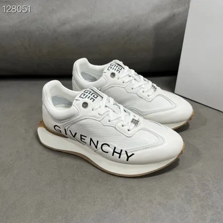 ジバンシィ スニーカー