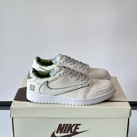 ジバンシィ カジュアルシューズ