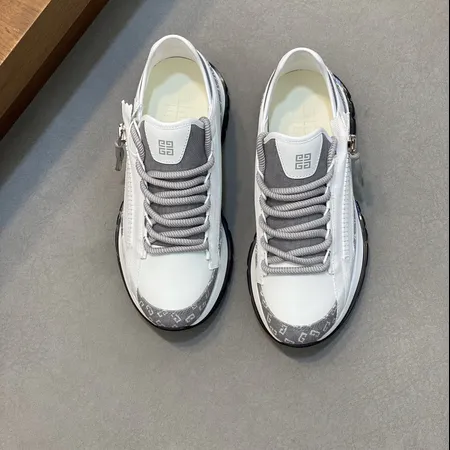 ジバンシィ スニーカー