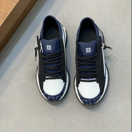 ジバンシィ スニーカー