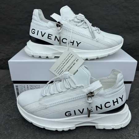 ジバンシィ カジュアルシューズ