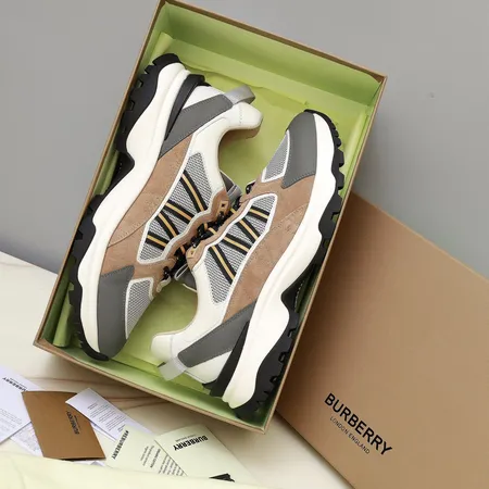 バーバリー ス スニーカー