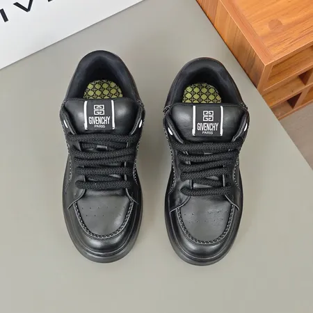 ジバンシィ カジュアルシューズ