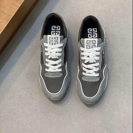 ジバンシィ カジュアルシューズ