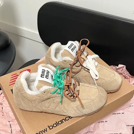 ミュウミュウ カジュアルシューズ