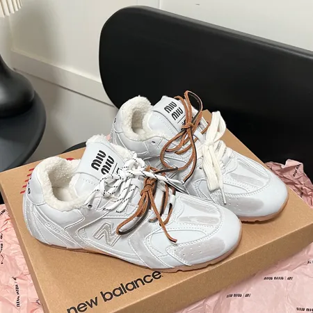 ミュウミュウ カジュアルシューズ