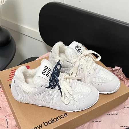 ミュウミュウ カジュアルシューズ