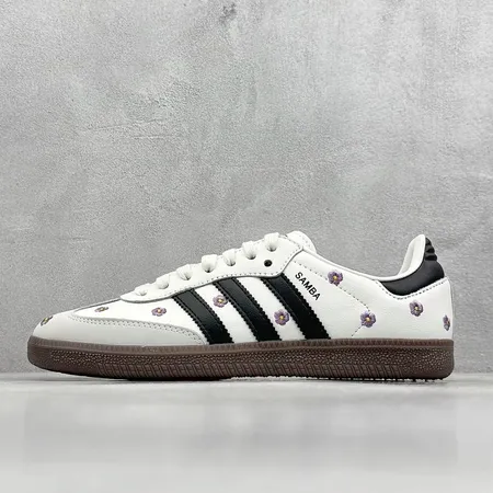 アディダス カジュアルシューズ