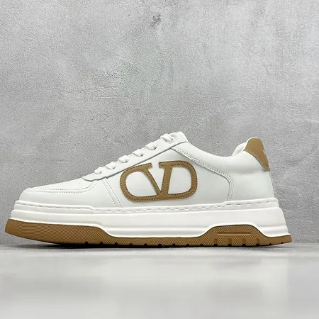 ヴァレンティノ カジュアルシューズ