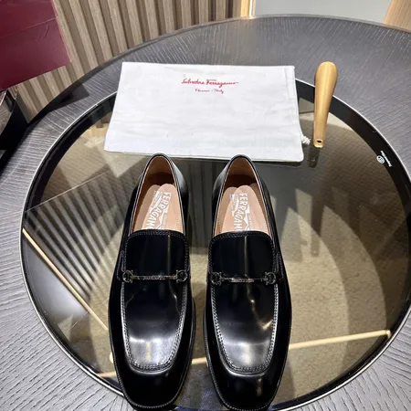 フェラガモ ビジネスシューズ