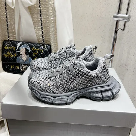 バレンシアガ スニーカー