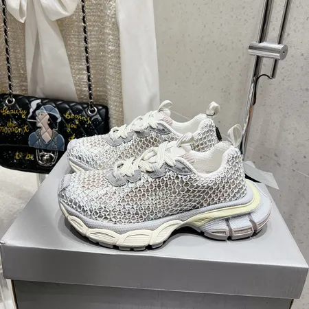 バレンシアガ スニーカー