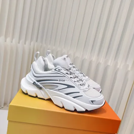 ディオール スニーカー