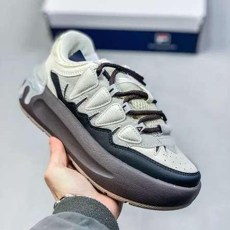 フィラ カジュアルシューズ