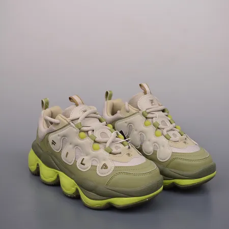 フィラ スニーカー