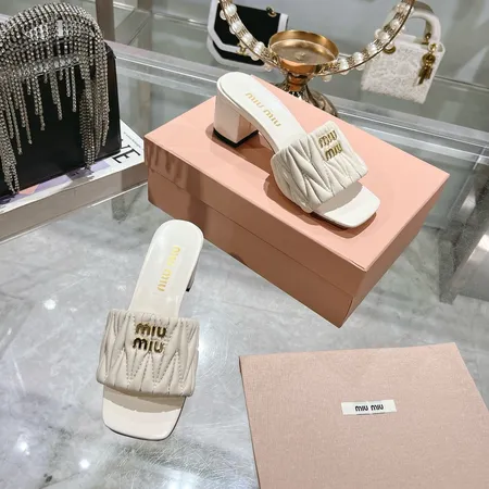 ミュウミュウ サンダル