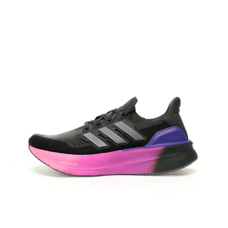 アディダス スニーカー