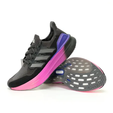 アディダス スニーカー