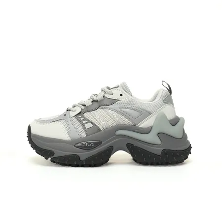 フィラ スニーカー