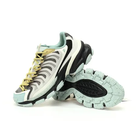 フィラ スニーカー