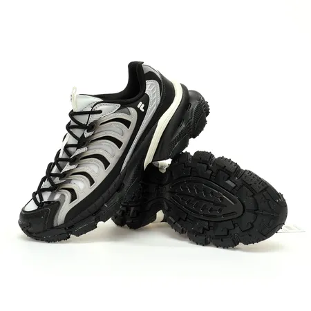 フィラ スニーカー