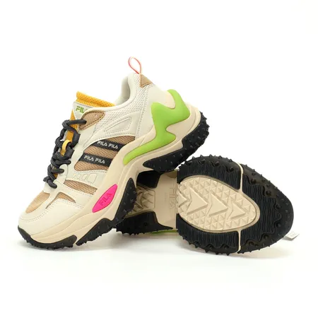 フィラ スニーカー